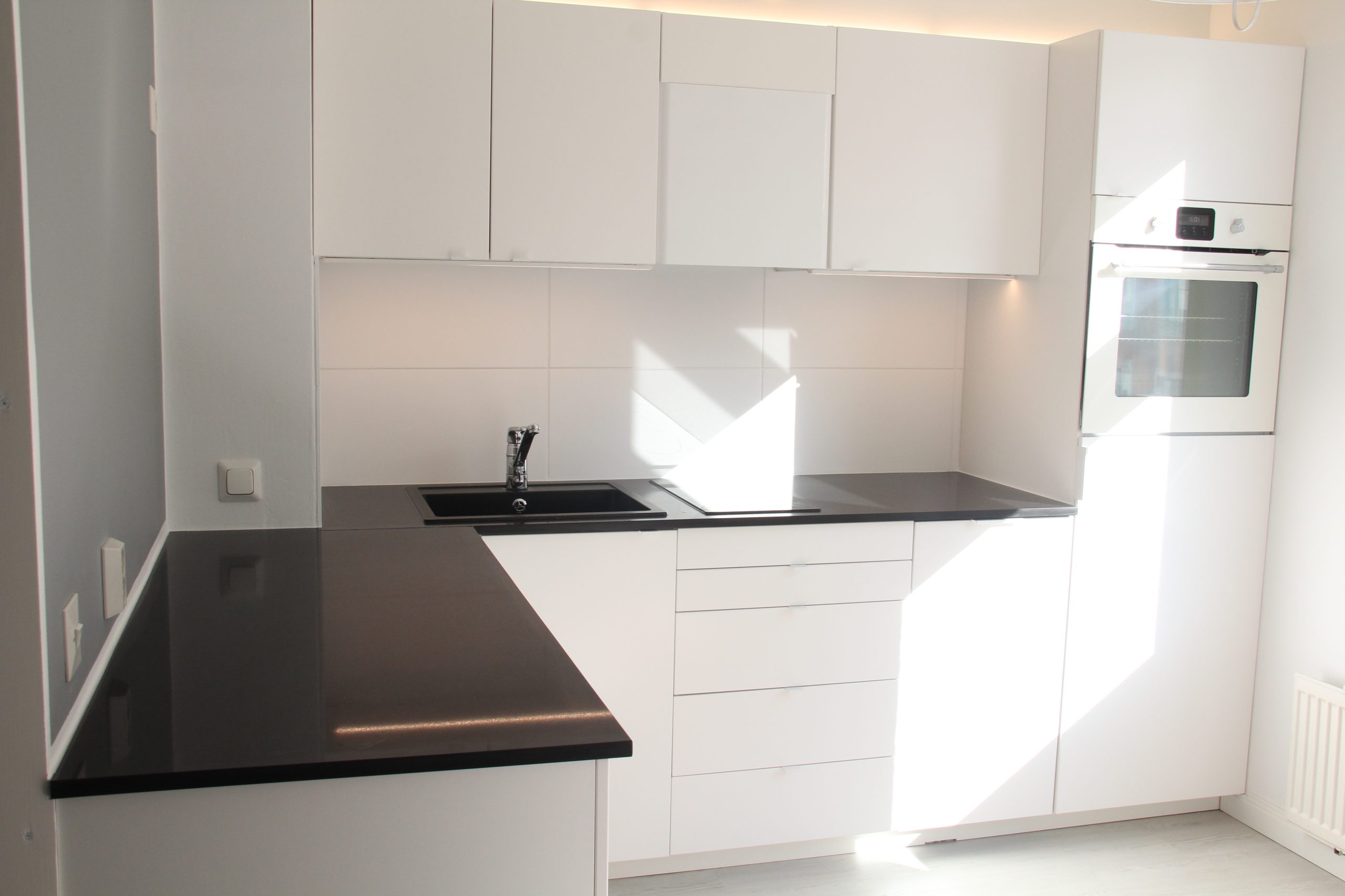 Pure Black - Image 5