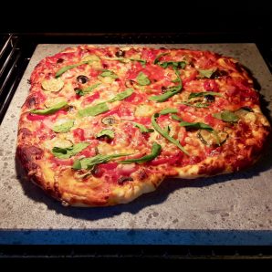 Paistokivi tekee pohjasta superrapean! HelaStonelta kivet eri paksuuksissa.