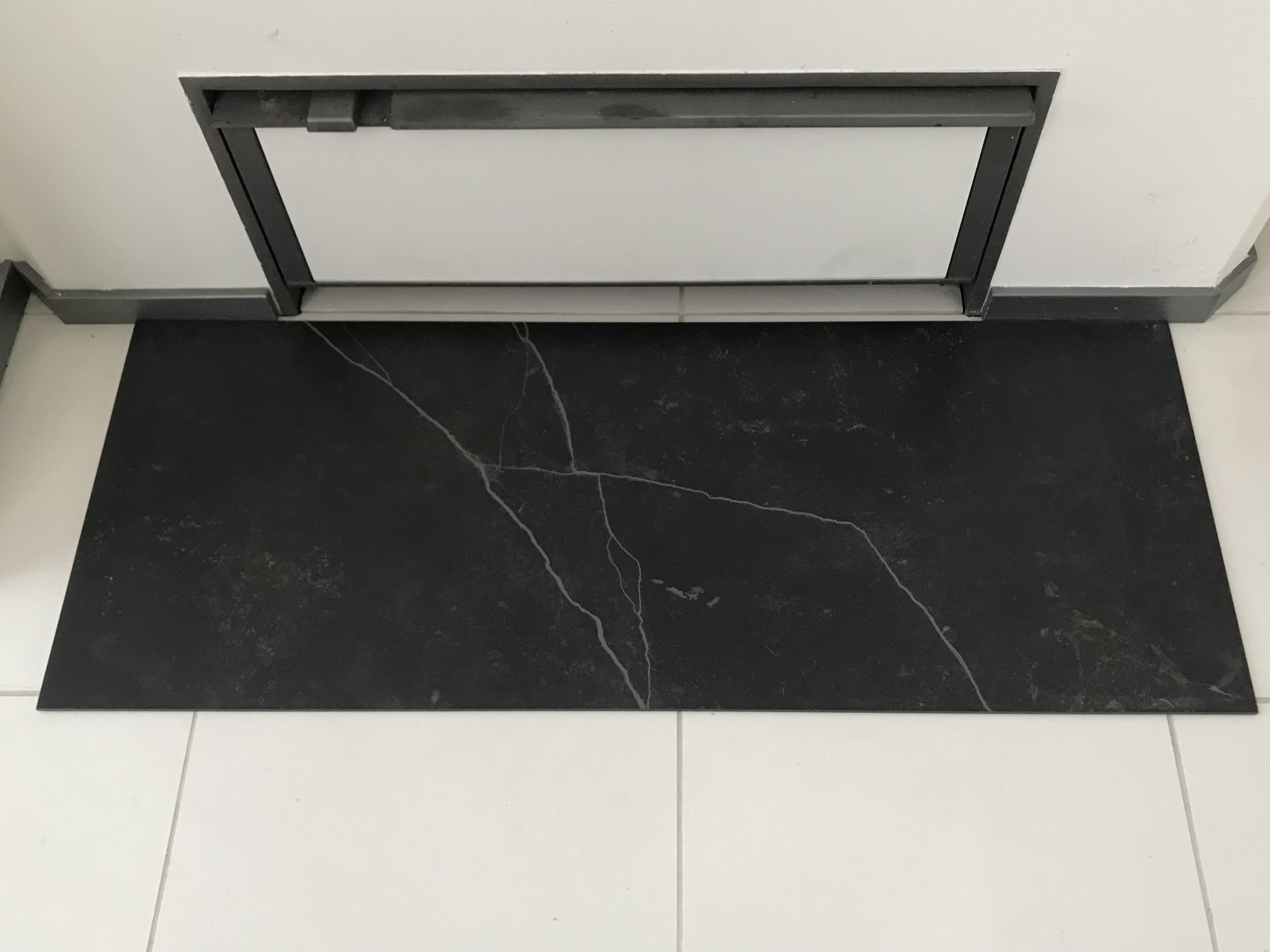 Tulisijan eduskivi 6 mm paksua Dektonia