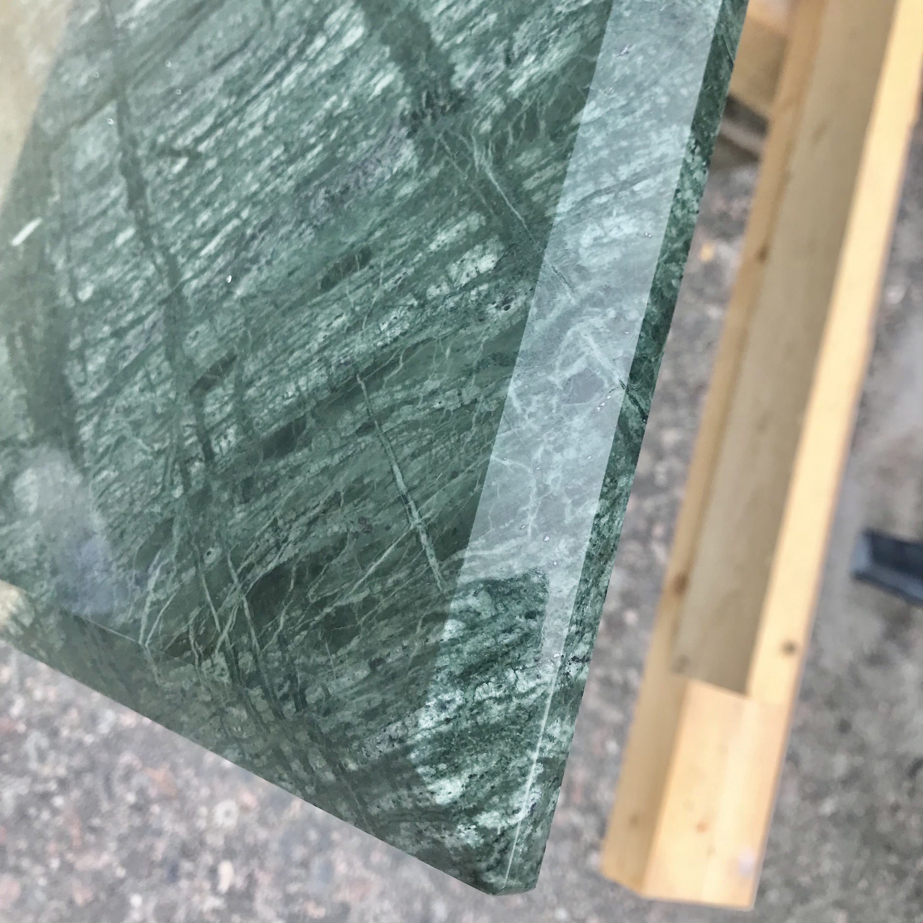 Tulisijan eduskivi Verde Guatemala -marmoria - Image 5