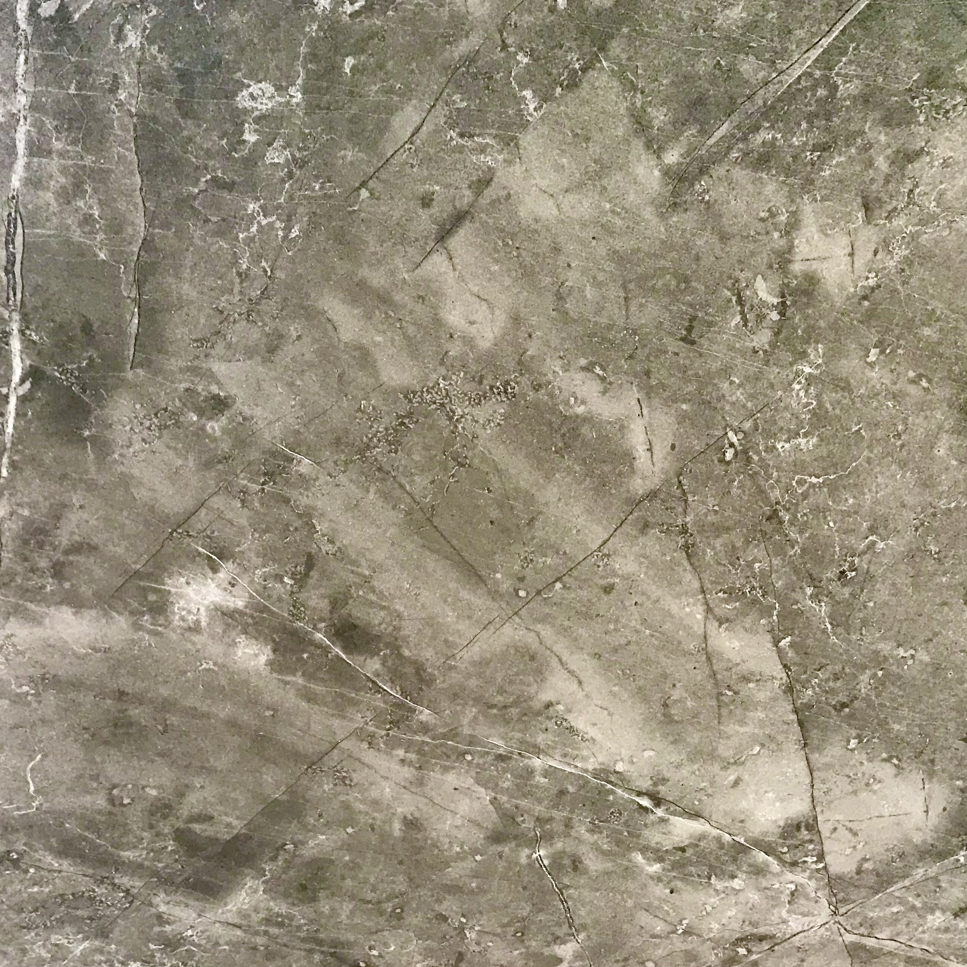 Tulisijan eduskivi mattapintaista Dektonia