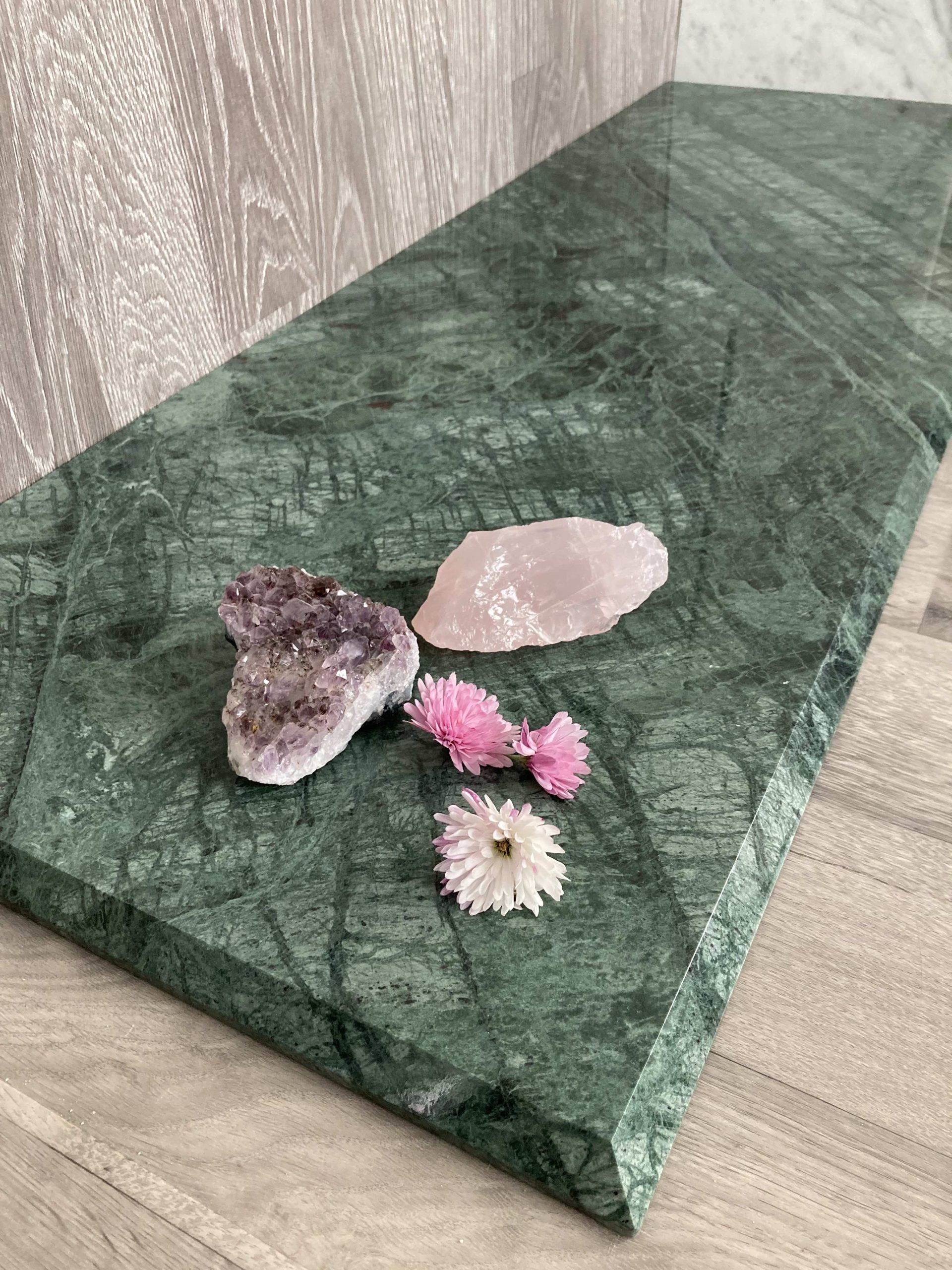 Tulisijan eduskivi Verde Guatemala -marmoria