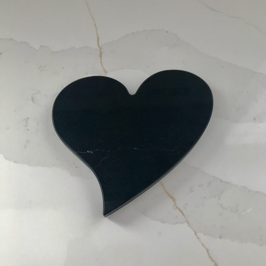 Pikkusydän -koristekivi, eri värejä - Image 2