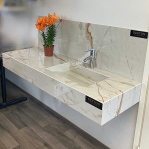 Dekton -kylpyhuonetaso mittatilauksena