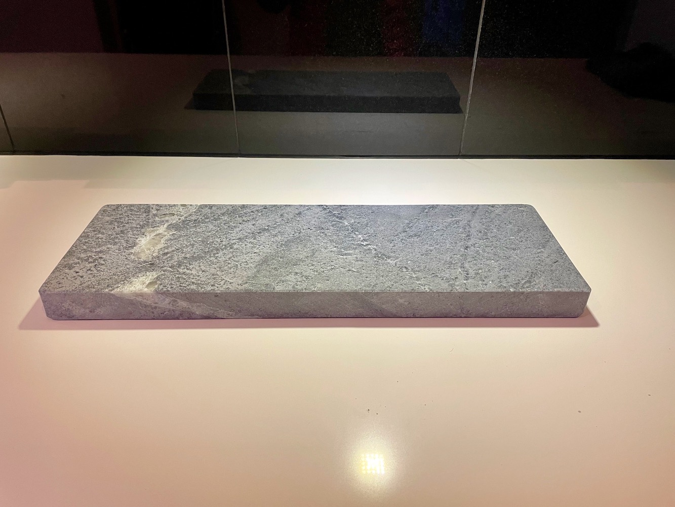 Kylmäkivi vuolukiveä